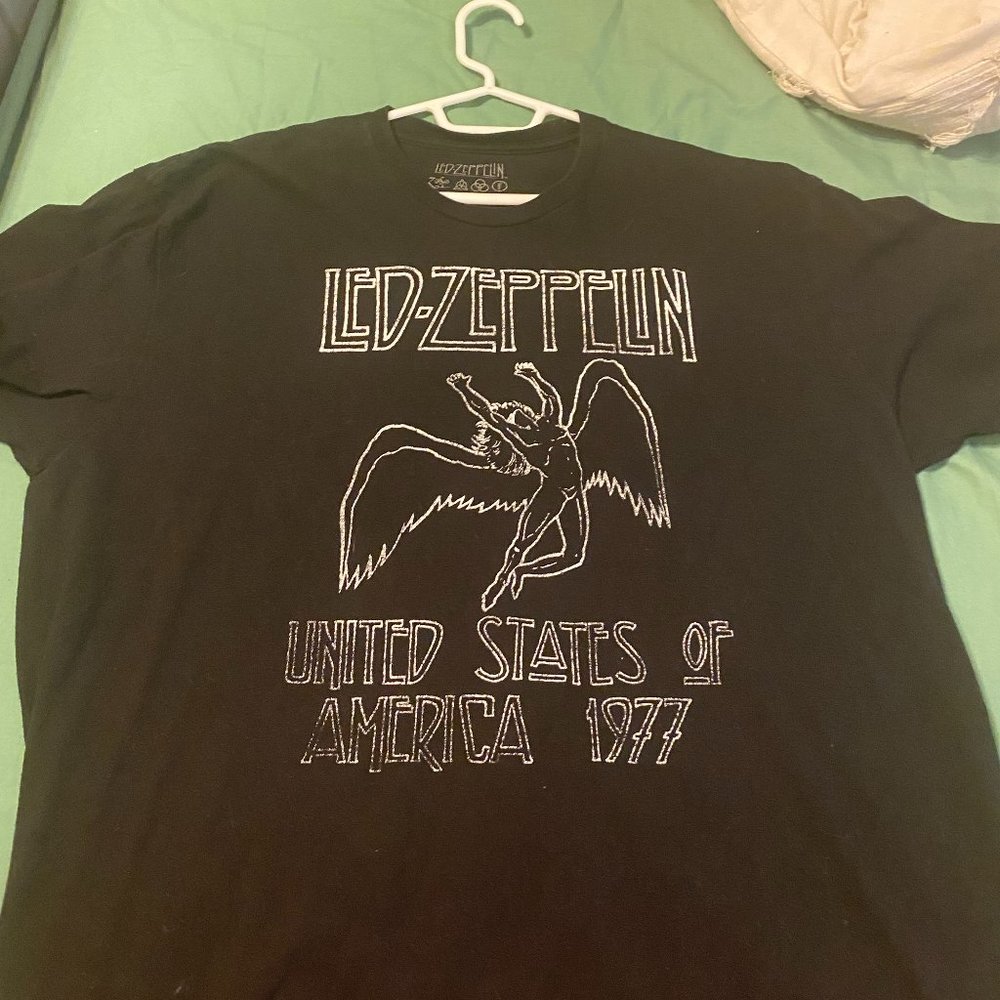 black graphic tee